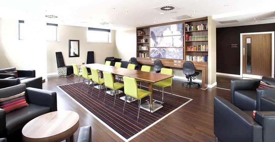 Hotel Hampton By Hilton Cluj-Napoca Negocio foto
